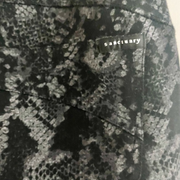 ANTHROPOLOGIE Sanctuary Snake-Print Leggings - Picture 9 of 9